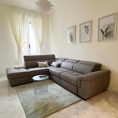 La Dolce Vita - Moscova 1 Apartment Milan Bagian luar foto